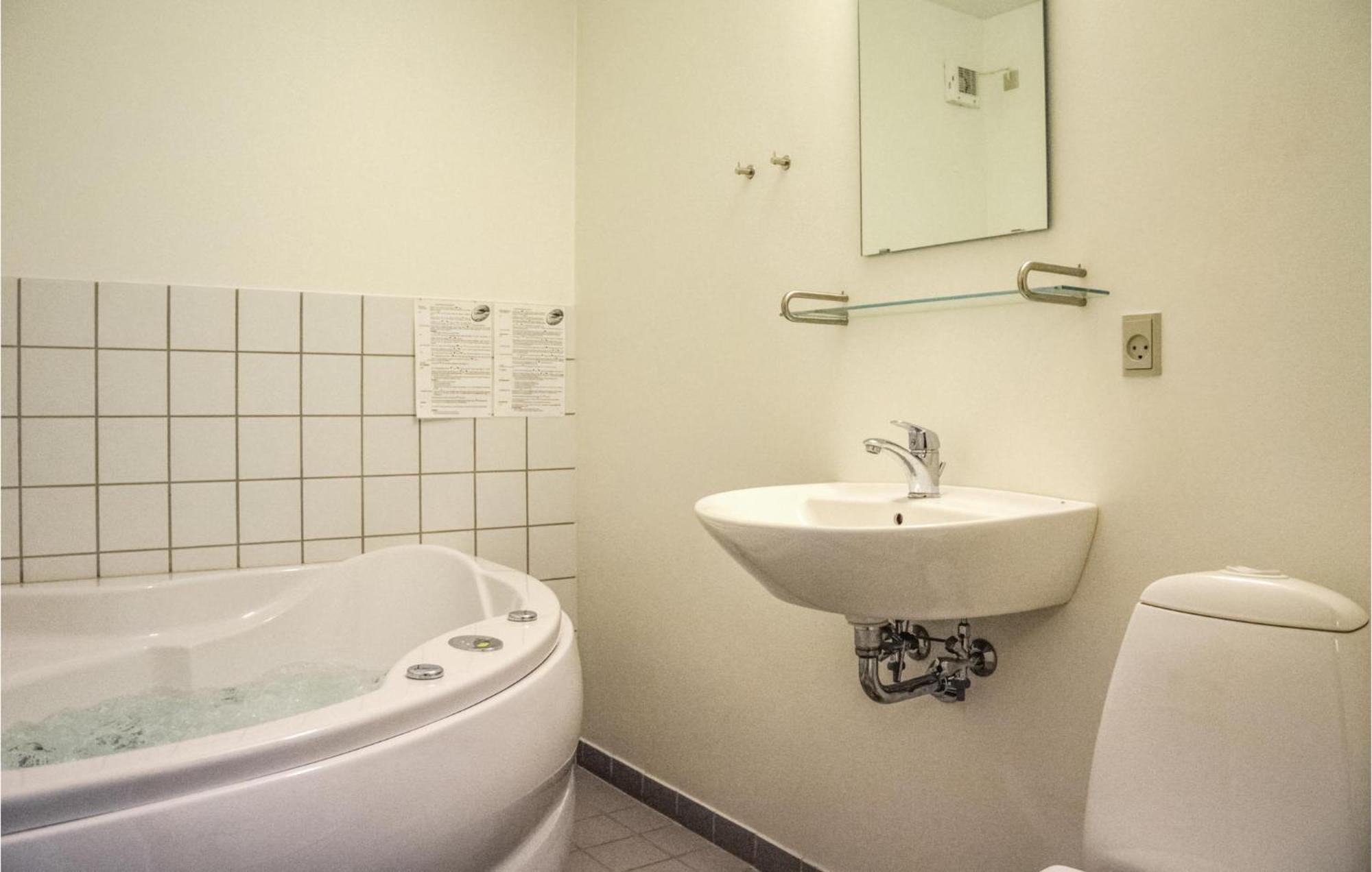 2 Bedroom Gorgeous Home In Hvide Sande Kültér fotó